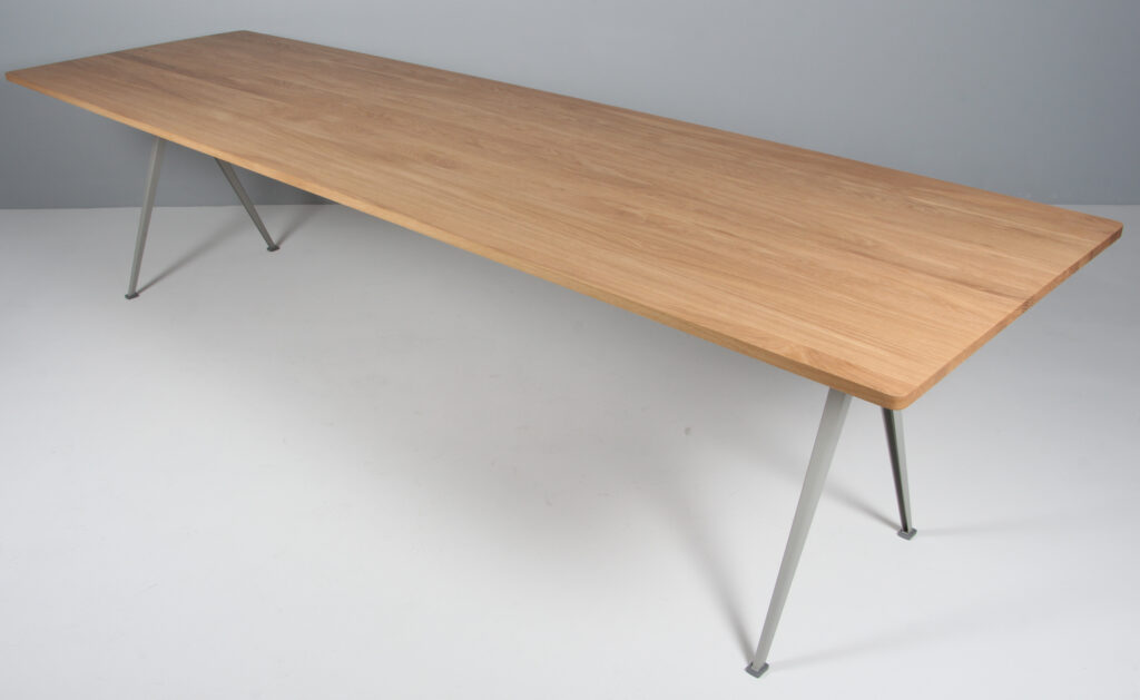 Hay spisebord af massiv eg, model Pyramide. - Billede 2