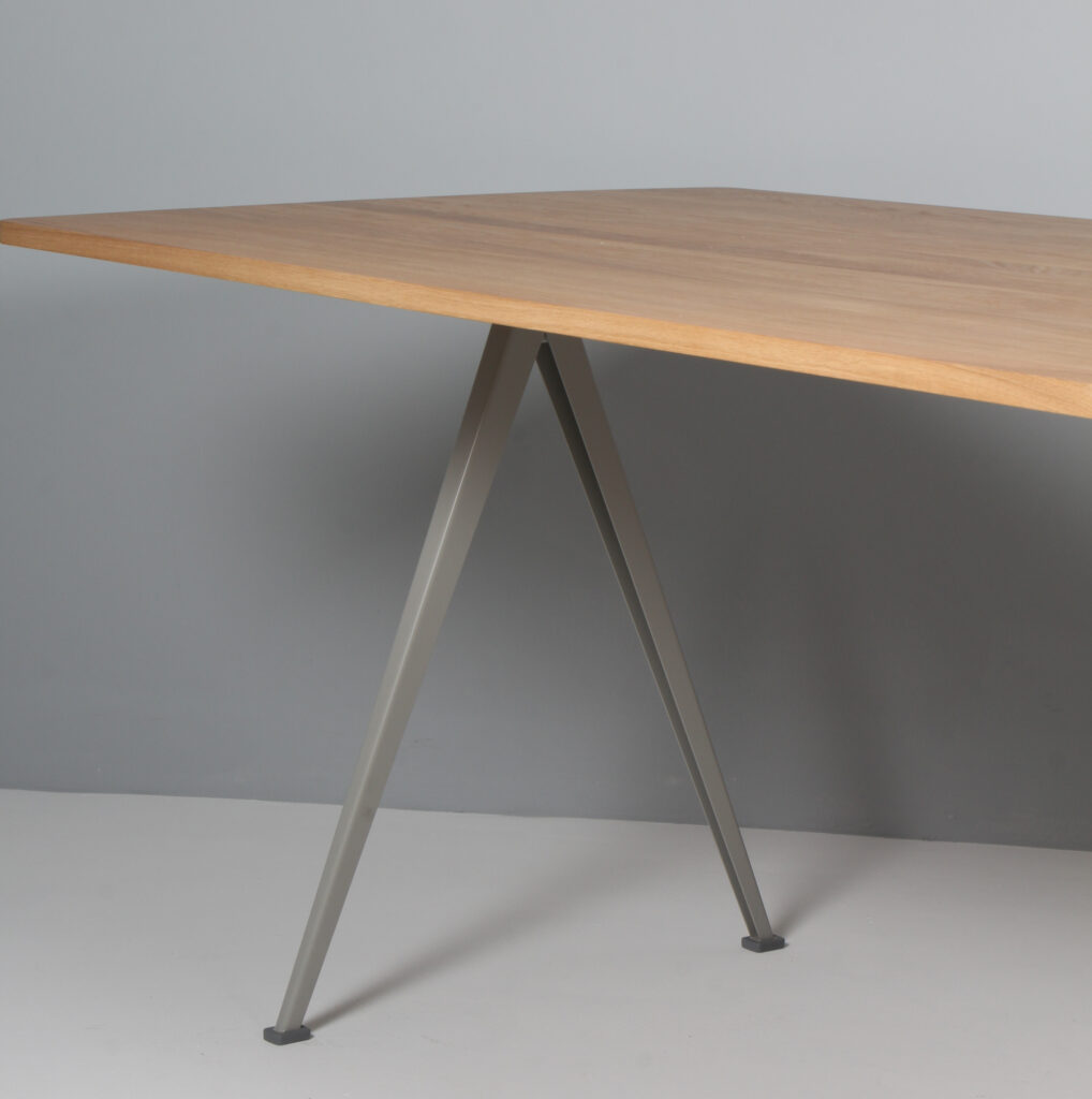 Hay spisebord af massiv eg, model Pyramide. - Billede 3