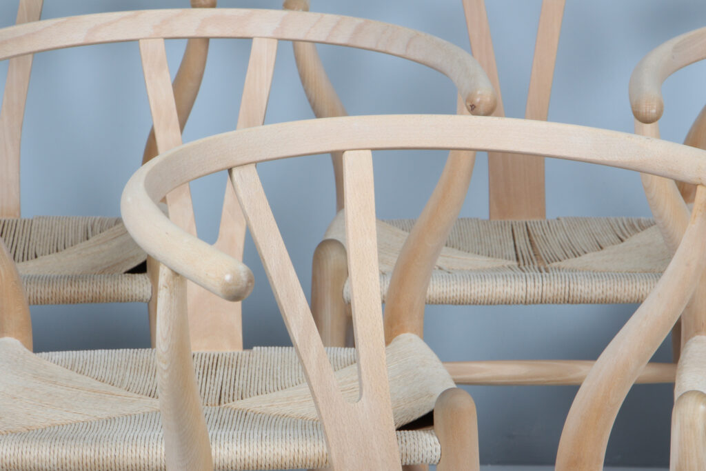 Hans J. Wegner sæt på seks Y stole, model CH24. Sæbebehandlet bøg. - Billede 6