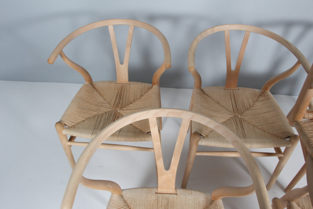 Hans J. Wegner sæt på seks Y stole, model CH24. Sæbebehandlet bøg. - Billede 3