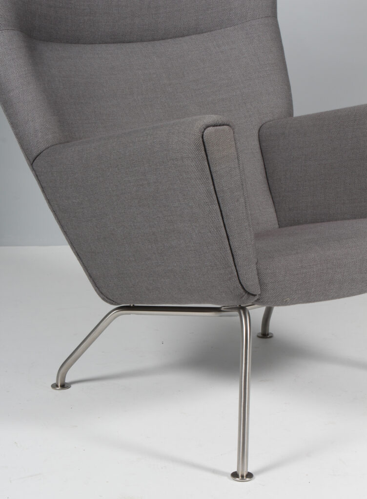 Hans J. Wegner Wing Chair, original betrukket - Billede 8