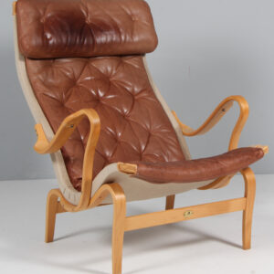 Bruno Mathsson Pernilla lænestol, bøg og læder. Jubilæums udgave