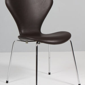 Arne Jacobsens 7´erstole model 3107, mokka Elegance.