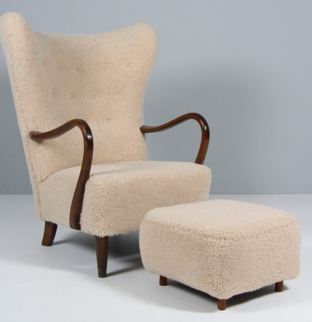 Alfred Christensen lænestol og skammel, Lammeuld