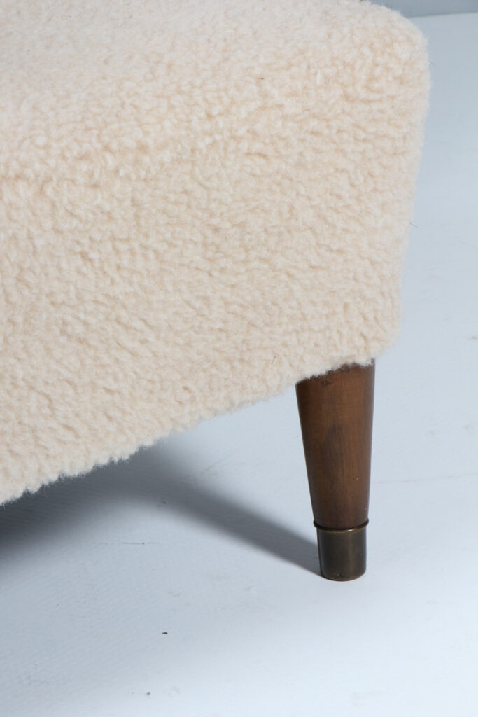 Alfred Christensen lænestol og skammel, Lammeuld - Billede 4