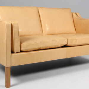 Polstring af Børge Mogensen.Fritstående to-pers. sofa, model 2212