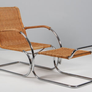 Ludwig Mies Van Der Rohe Vintage lænestol samt skammel af rattan og forkromet stål