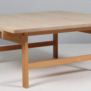 Hans J. Wegner sofabord af massiv eg. Model PP115