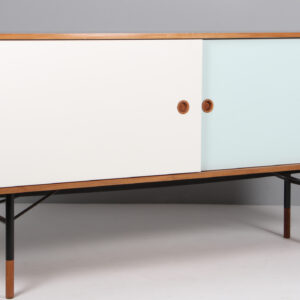 Finn Juhl fritstående skænk af valnød