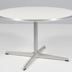 Arne Jacobsen. sofabord, laminat 2014