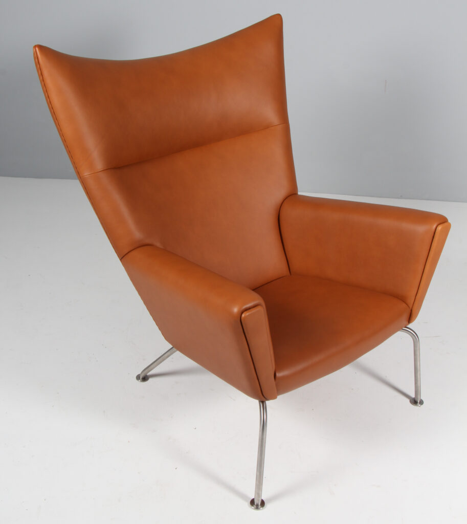 Hans J. Wegner Wing Chair samt skammel nybetrukket med walnut elegance - Billede 8
