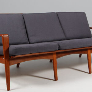 Arne Wahl Iversen tre personers sofa af teak