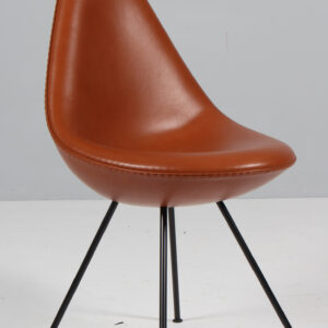 Arne Jacobsen Dråben med læder, model 3110