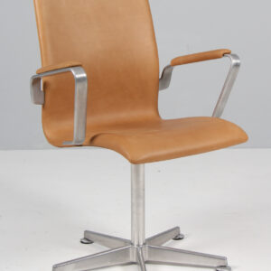 Arne Jacobsen Oxford armstol, anilin læder