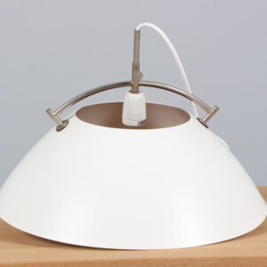 Hans J. Wegner pendel af hvidlakeret aluminium. Model HJW37