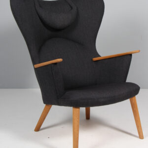 Hans J. Wegner Mama Bear lænestol eg og uld, model CH78