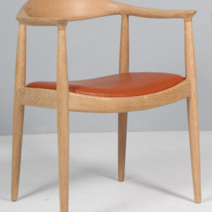 Hans J. Wegner for Johannes Hansen. The Chair af eg