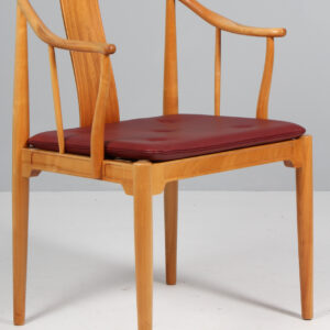 Hans J. Wegner Kinastol af kirsebær og elegance anilin læder