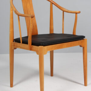 Hans J. Wegner Kinastol af kirsebær og elegance anilin læder