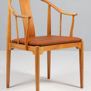 Hans J. Wegner Kinastol af kirsebær og elegance anilin læder