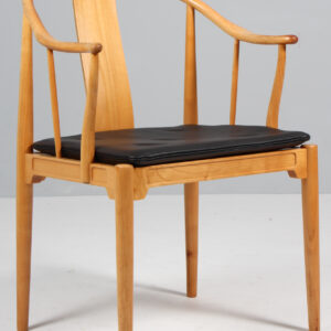 Hans J. Wegner Kinastol af kirsebær og elegance anilin læder
