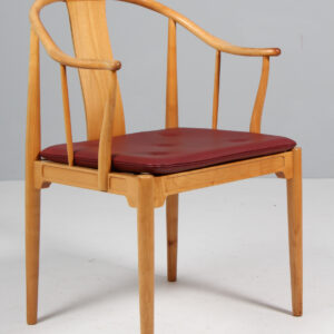 Hans J. Wegner Kinastol af kirsebær og elegance anilin læder