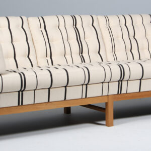 Erik Ole Jørgensen tre personers sofa, model EJ315, Savak uld