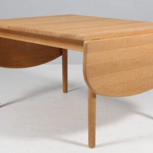 Hans J. Wegner sofabord med klapper, massiv eg. Model GE85