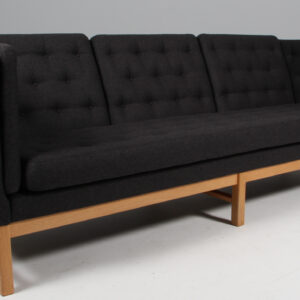 Erik Ole Jørgensen tre personers sofa, model EJ315, nybetrukket