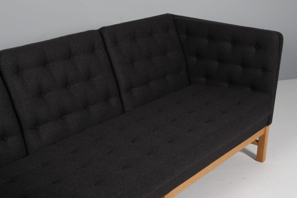 Erik Ole Jørgensen tre personers sofa, model EJ315, nybetrukket - Billede 5