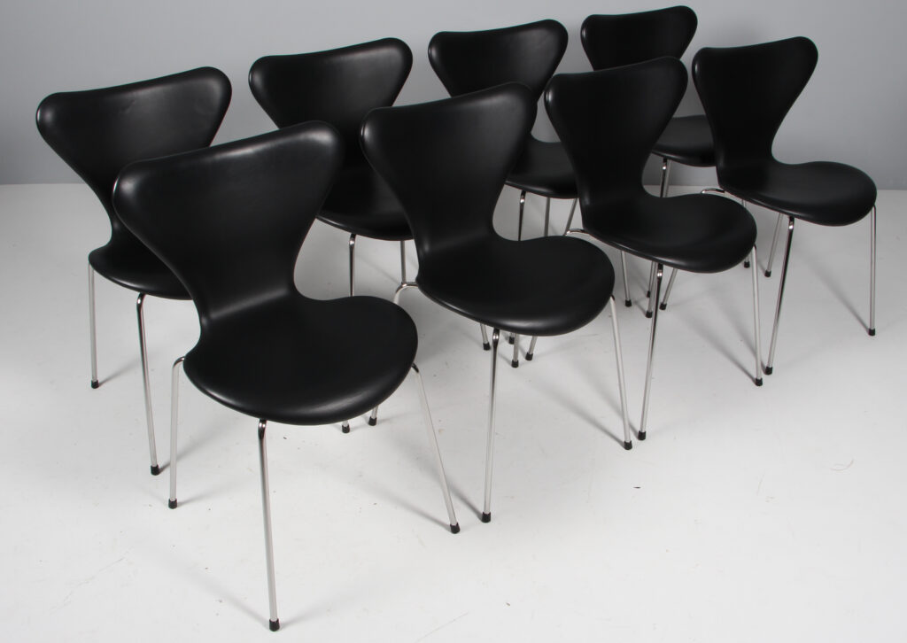 Arne Jacobsen sæt på otte syver stole model 3107, original betrukket, Red Label - Billede 2
