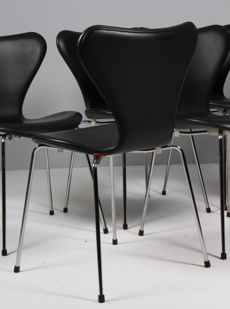 Arne Jacobsen sæt på otte syver stole model 3107, original betrukket, Red Label - Billede 4