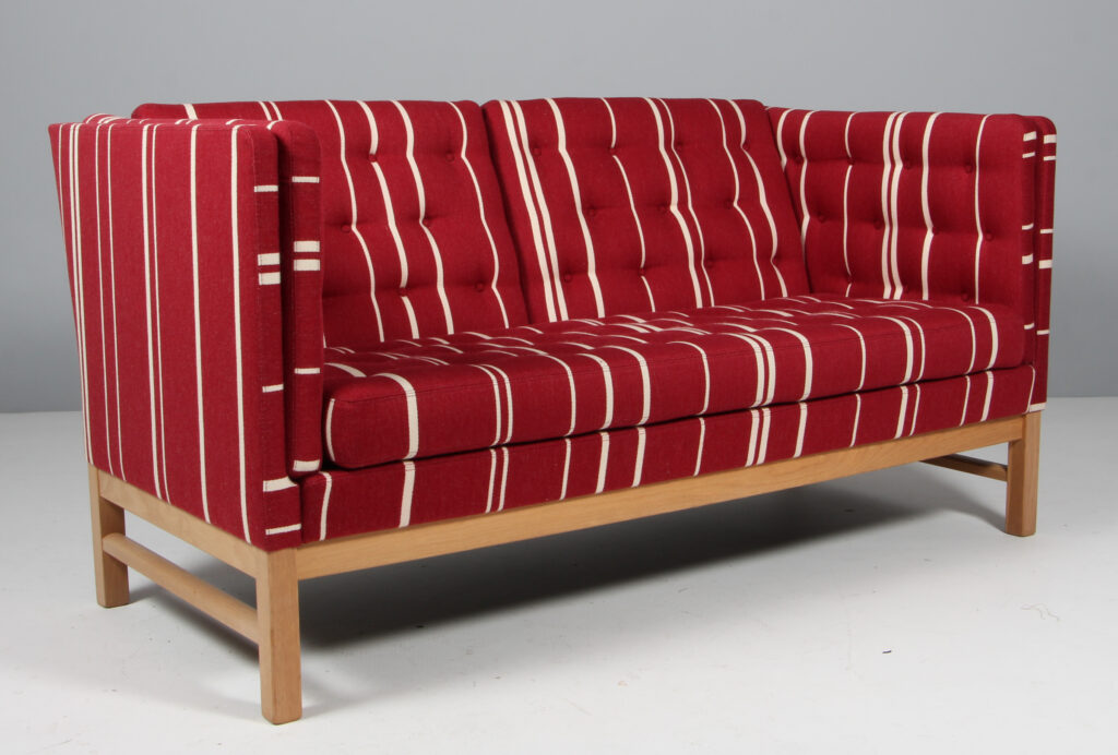 Erik Ole Jørgensen to personers sofa, model EJ315, Savak