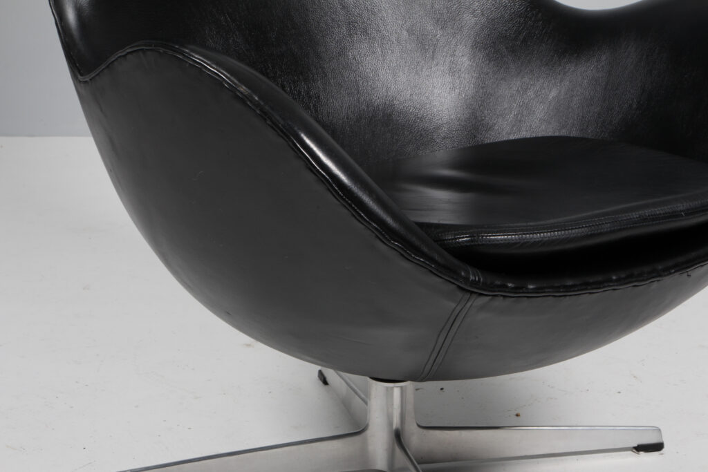 Arne Jacobsen. Lænestol ‘Ægget’, model 3316. - Billede 9