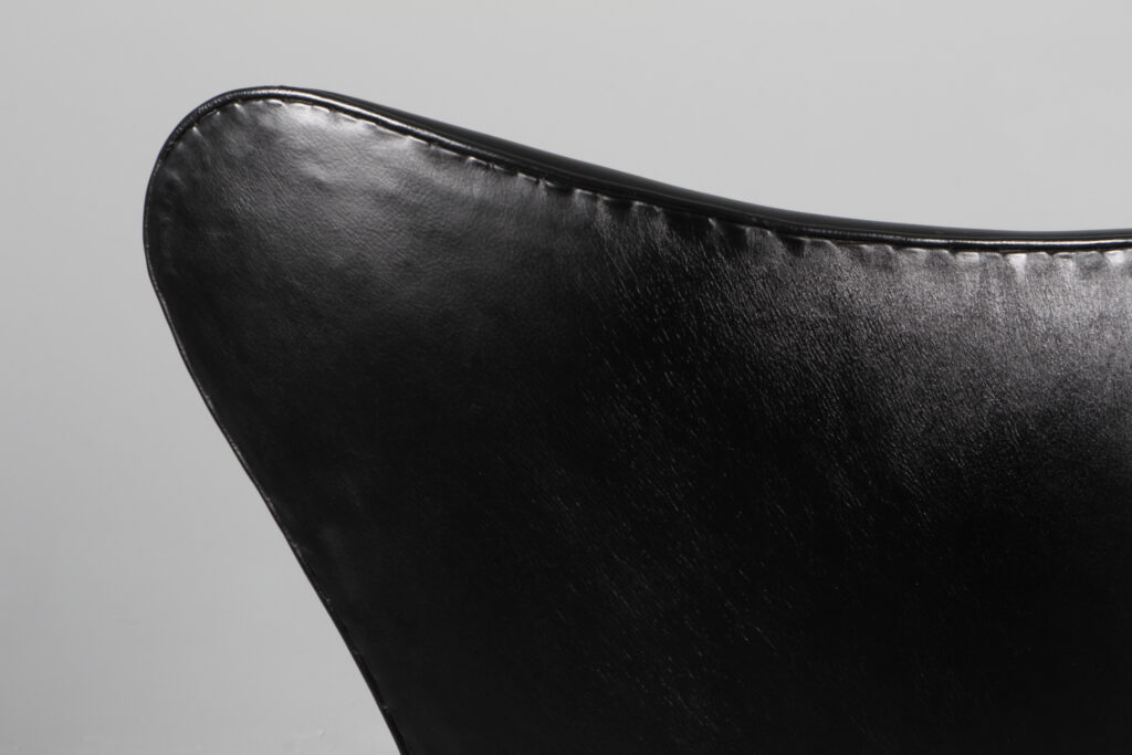 Arne Jacobsen. Lænestol ‘Ægget’, model 3316. - Billede 4