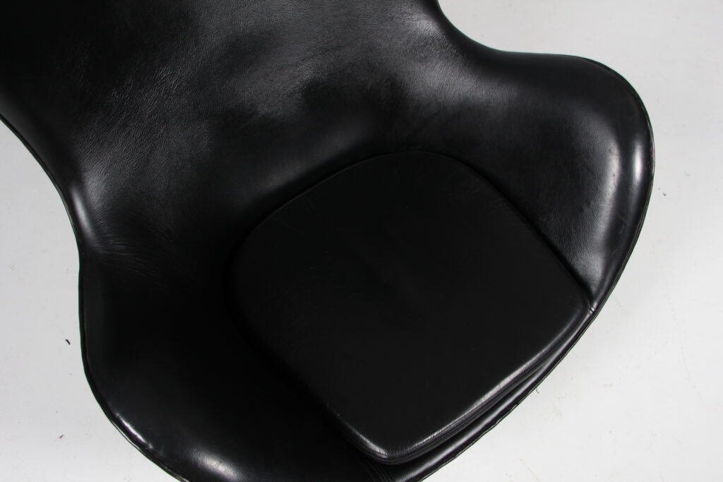 Arne Jacobsen. Lænestol ‘Ægget’, model 3316. - Billede 3