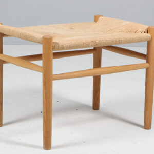 Hans J. Wegner skammel af eg og papirflet, model J83