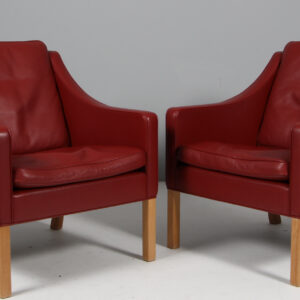 Børge Mogensen. Par lænestole, model 2207. Original betrukket