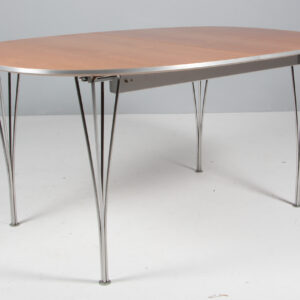 Piet Hein & Bruno Mathsson super ellipse bord med plader. 2011