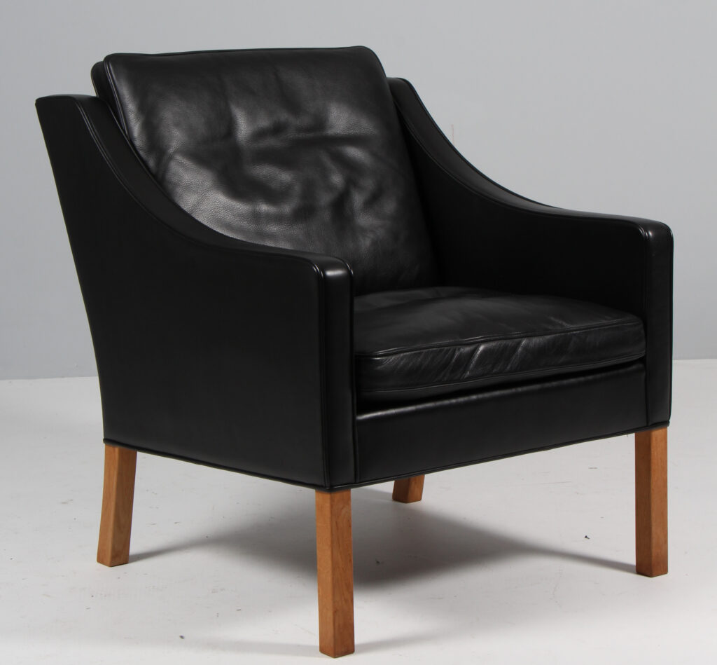 Børge Mogensen. Lænestol, model 2207. Original betrukket