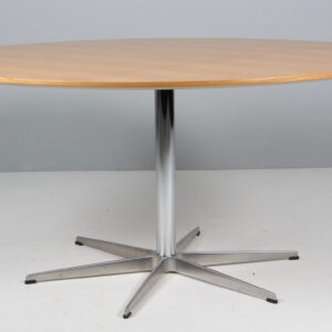 Piet Hein og Arne Jacobsen cirkulært spisebord, ny højde. Eg
