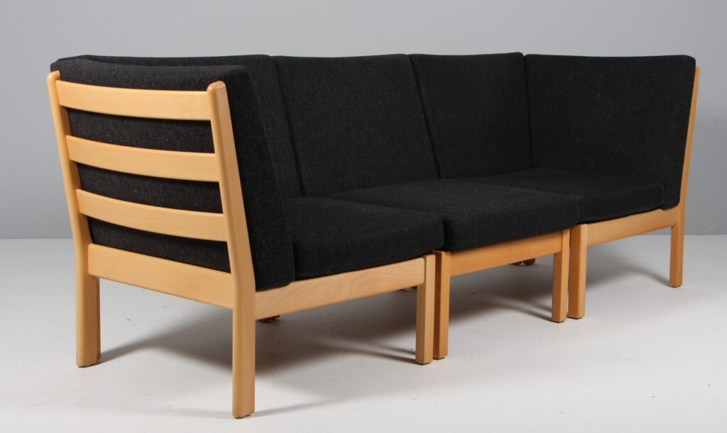 Hans J. Wegner modulsofa af bøg og Hallingdal uld, model GE280