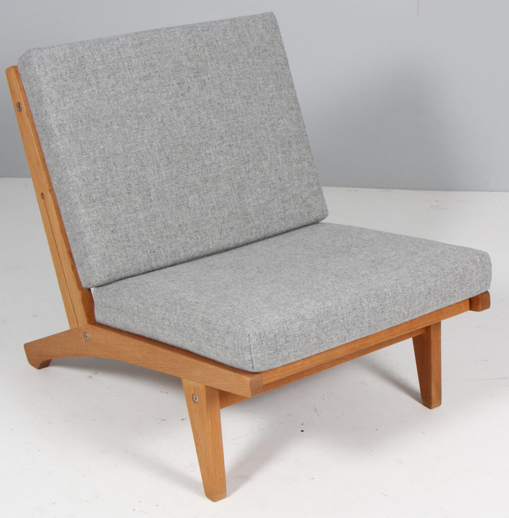 Hans J. Wegner lænestol model GE370, eg samt Hallingdal uld - Billede 2