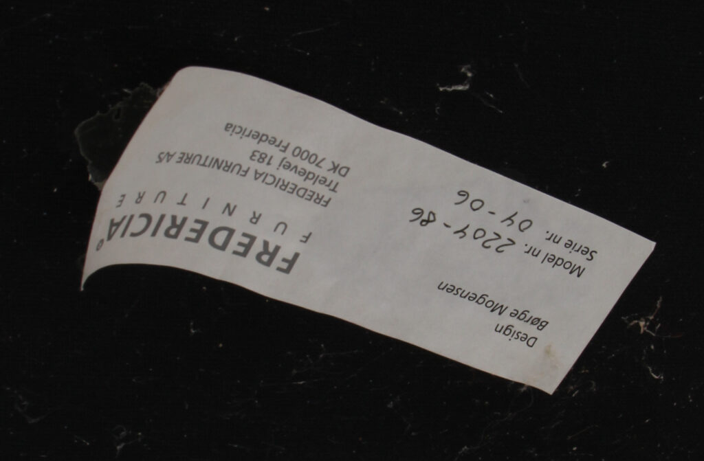 Børge Mogensen øreklapstol, original betrukket. Model 2204 - Billede 4