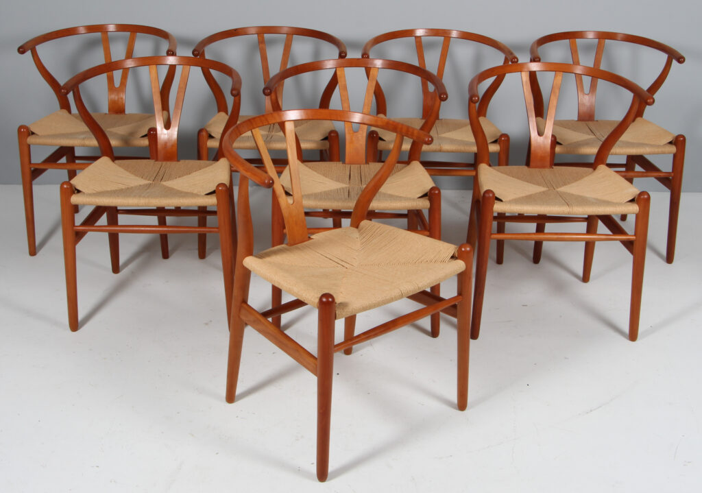 Hans J. Wegner sæt på otte Y stole af kirsebær. Model CH24 - Billede 2