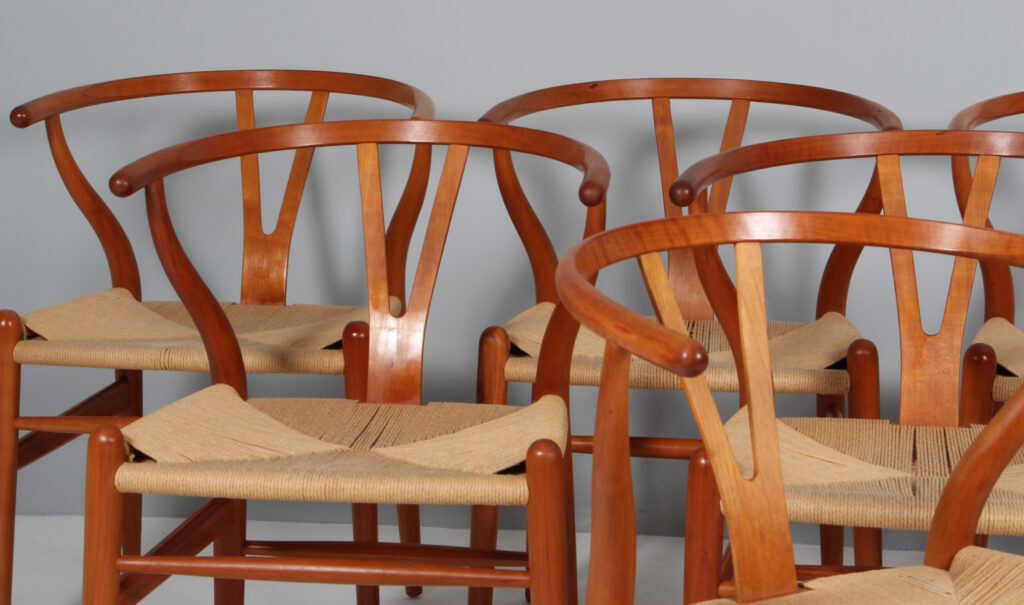 Hans J. Wegner sæt på otte Y stole af kirsebær. Model CH24 - Billede 9