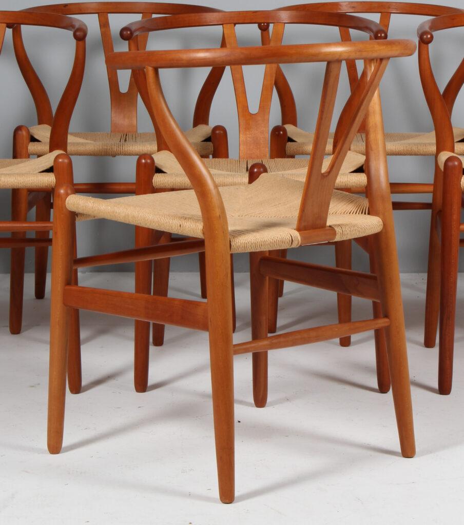 Hans J. Wegner sæt på otte Y stole af kirsebær. Model CH24 - Billede 4