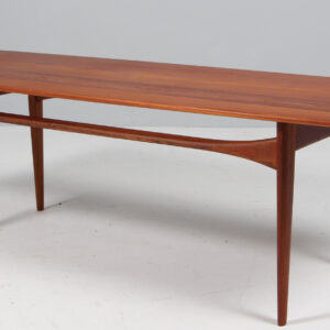 Tove & Edvard Kindt Larsen sofabord af massiv teak