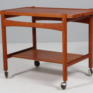 Hans J. Wegner bakkebord af massiv teak. Model AT48