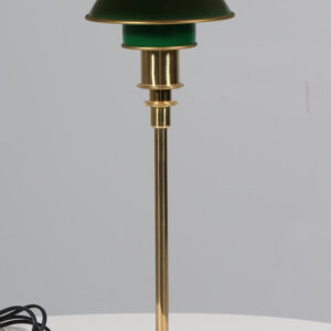 Poul Henningsen bordlampe 3/2 af messing. Jubilæums model